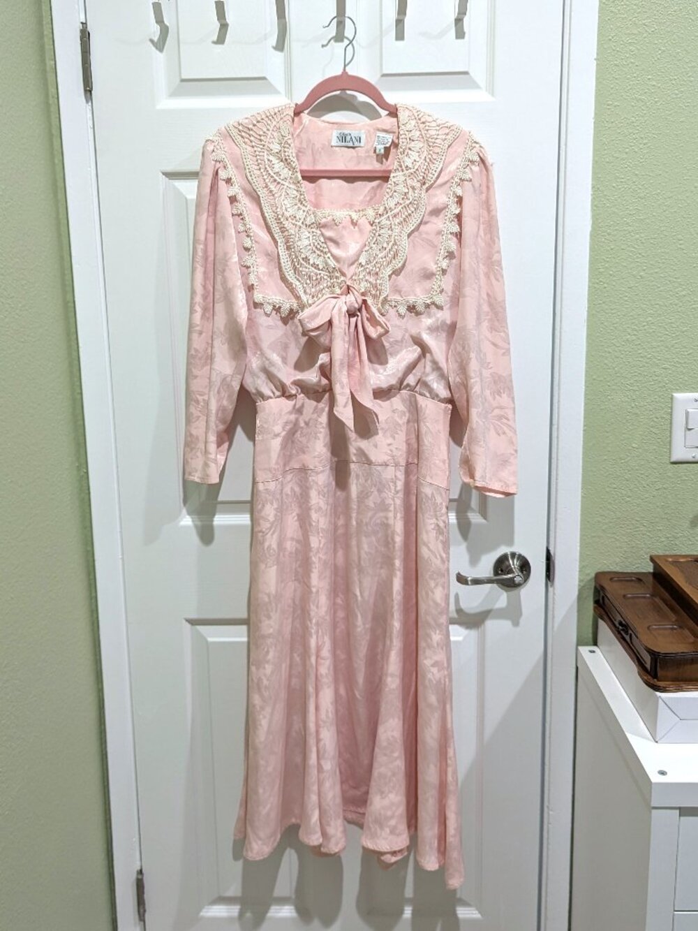 Vintage 80s Nilani Lace Collar Bow Pink Dress size 8